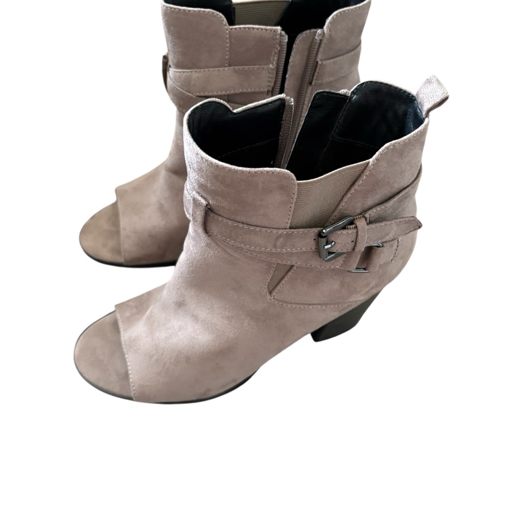 Stylish Women's Taupe Ankle Boots